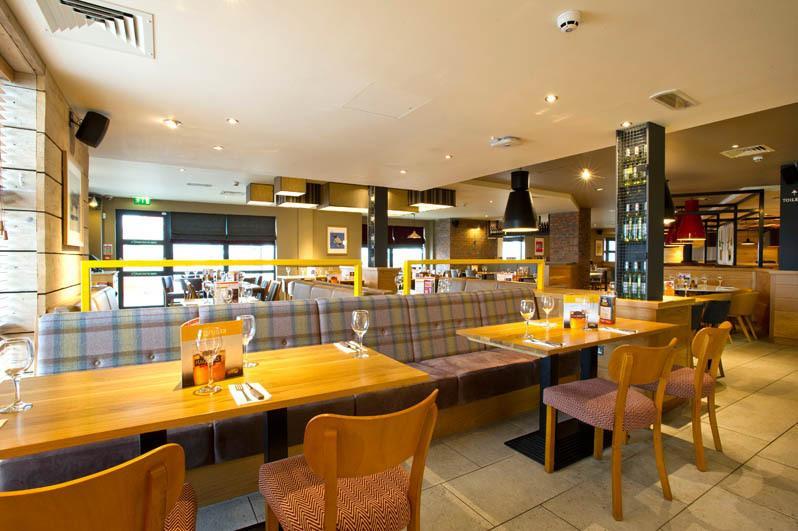 Premier Inn Stirling City Centre Екстер'єр фото