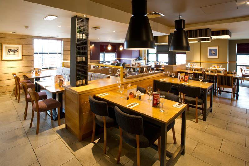 Premier Inn Stirling City Centre Екстер'єр фото