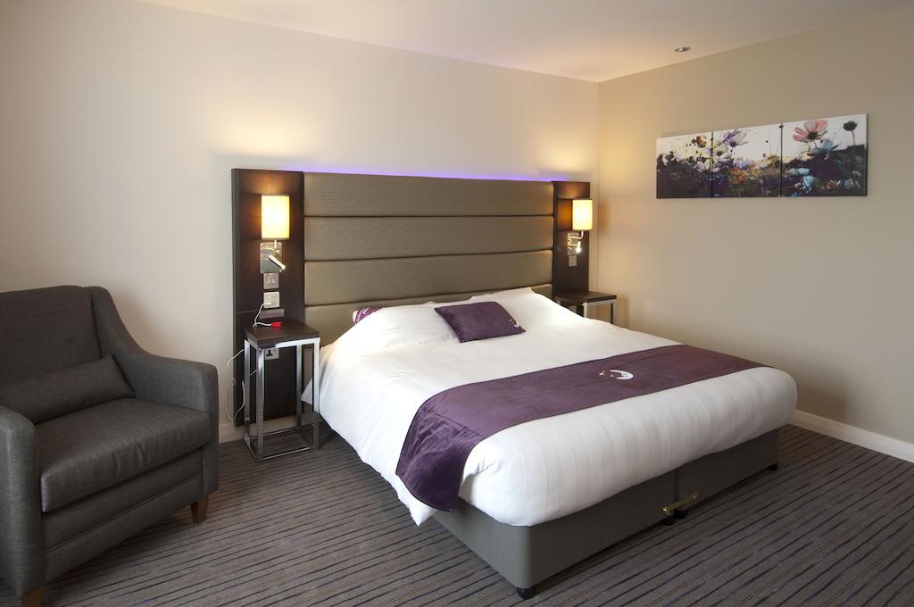 Premier Inn Stirling City Centre Номер фото