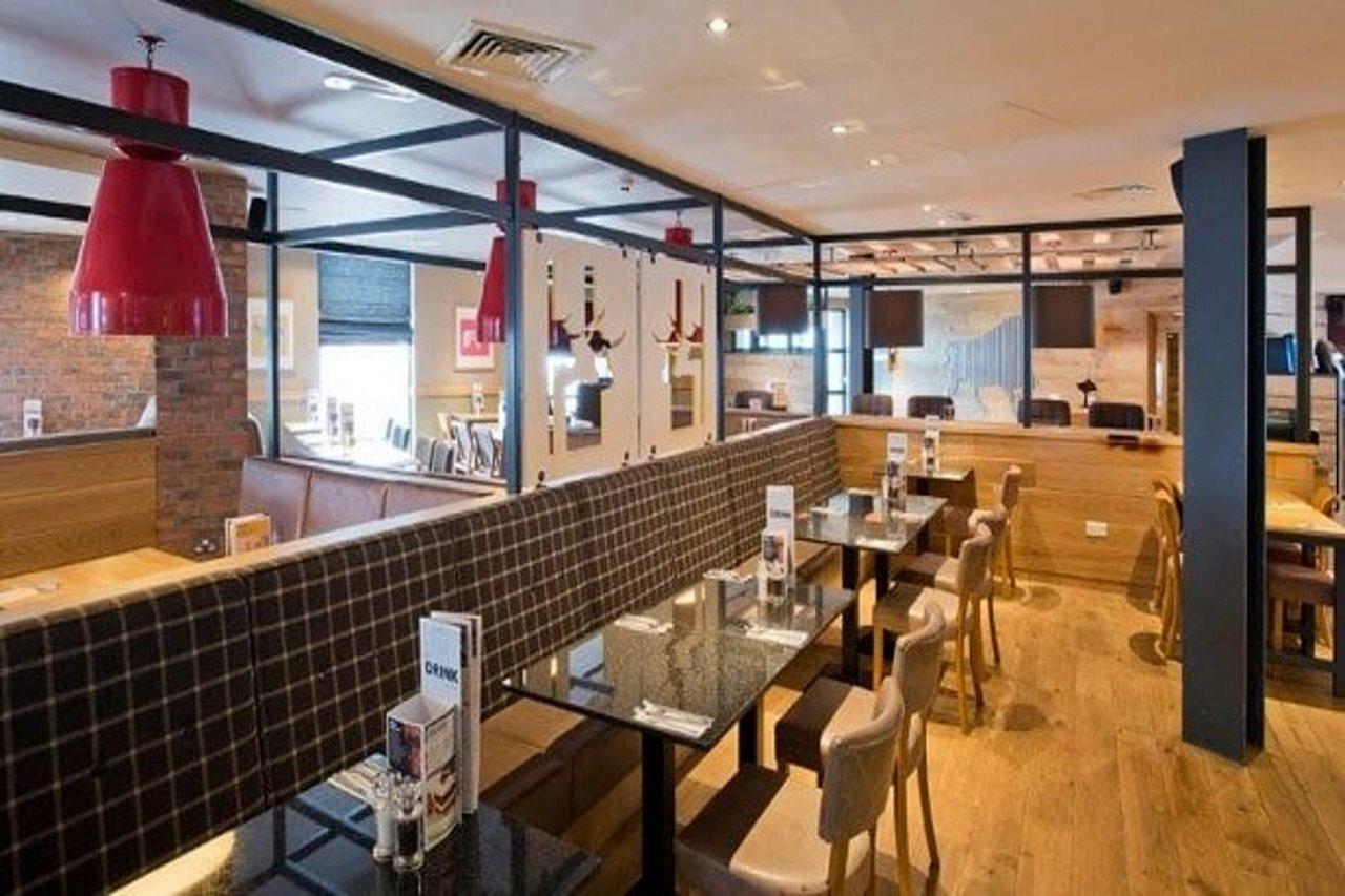 Premier Inn Stirling City Centre Екстер'єр фото